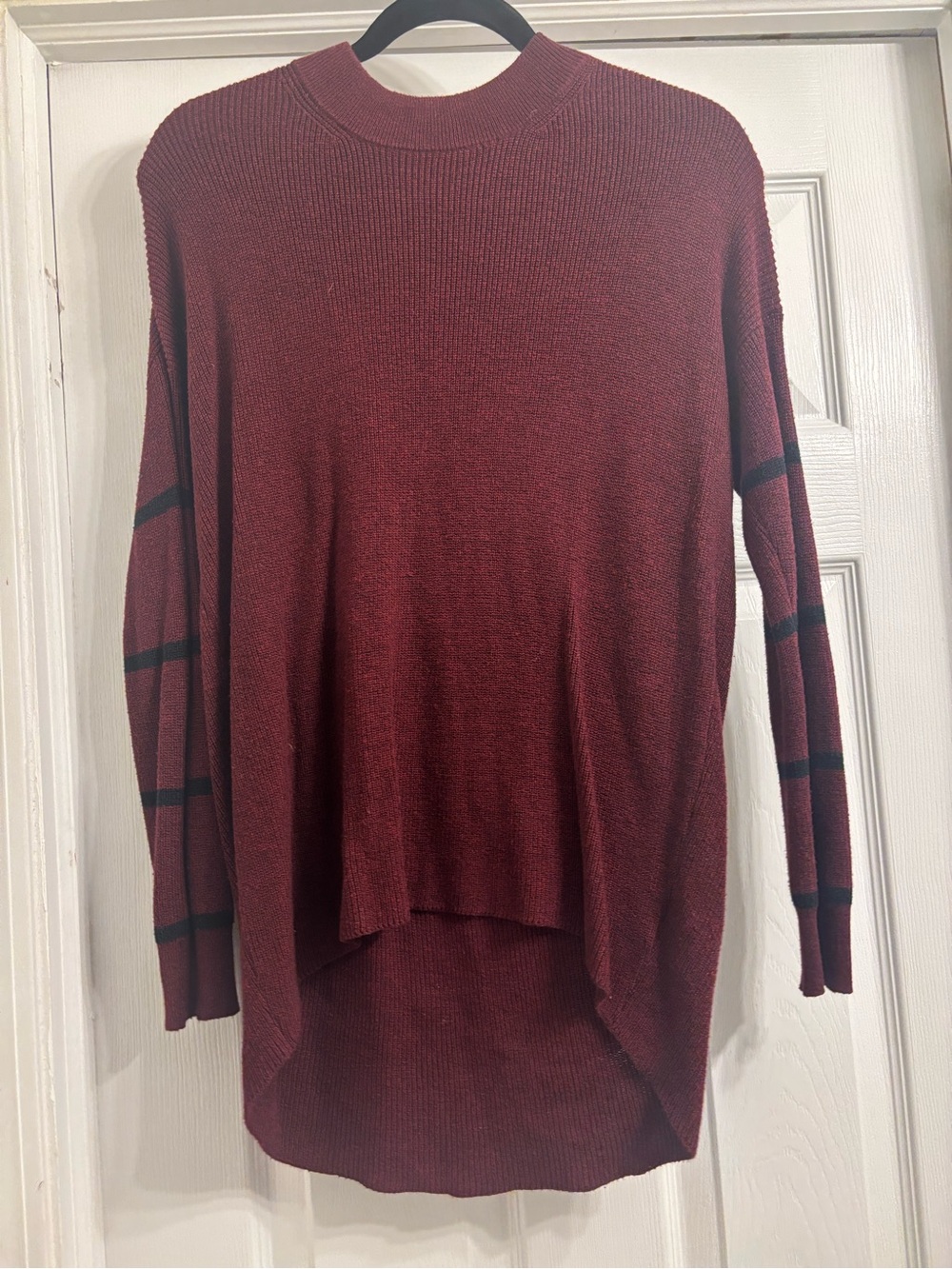 Relaxed High-Low Burgundy Sweater with Sleeve Stripes